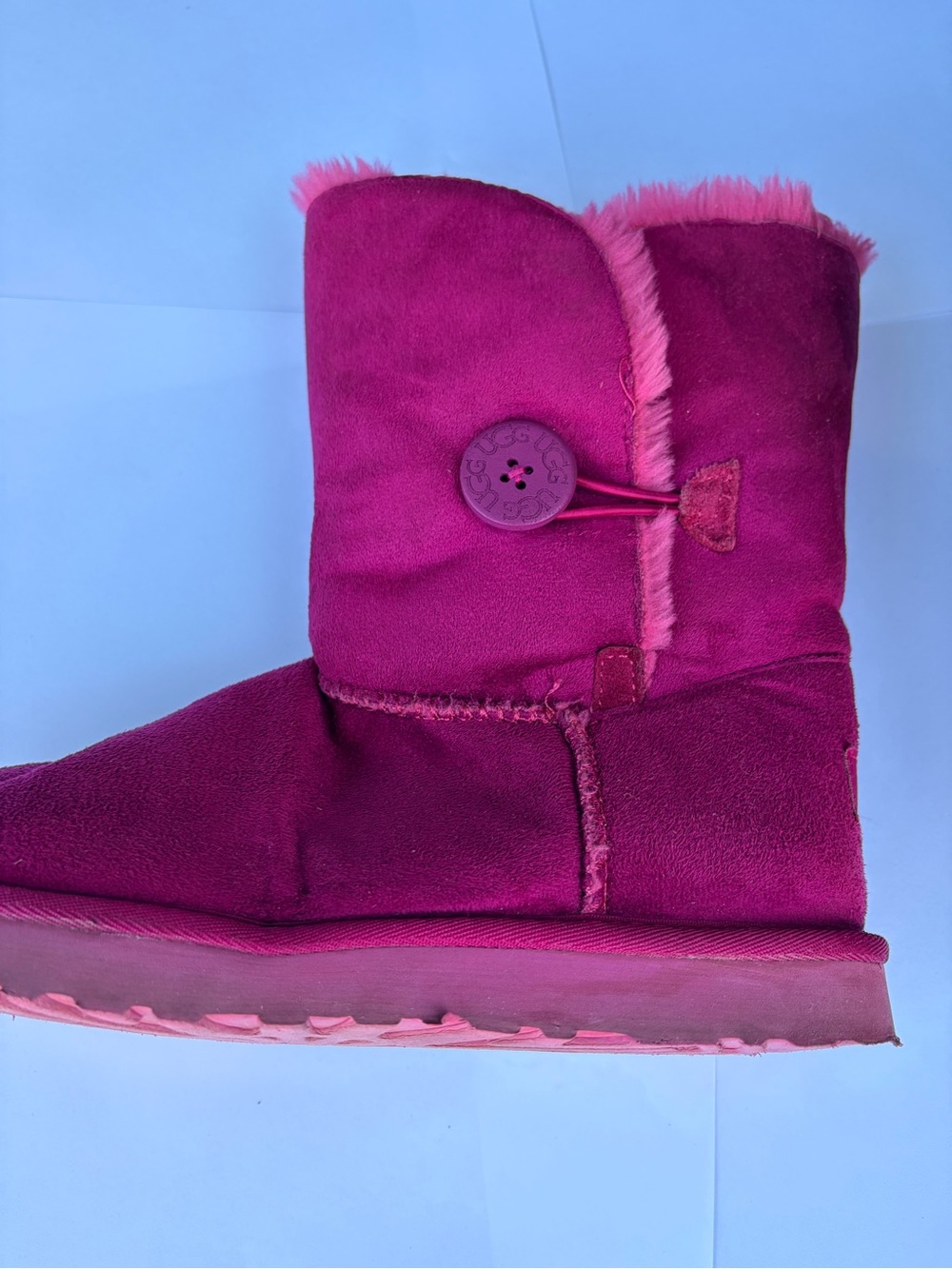 UGG Classic Button Mini Boot in Hot Pink
